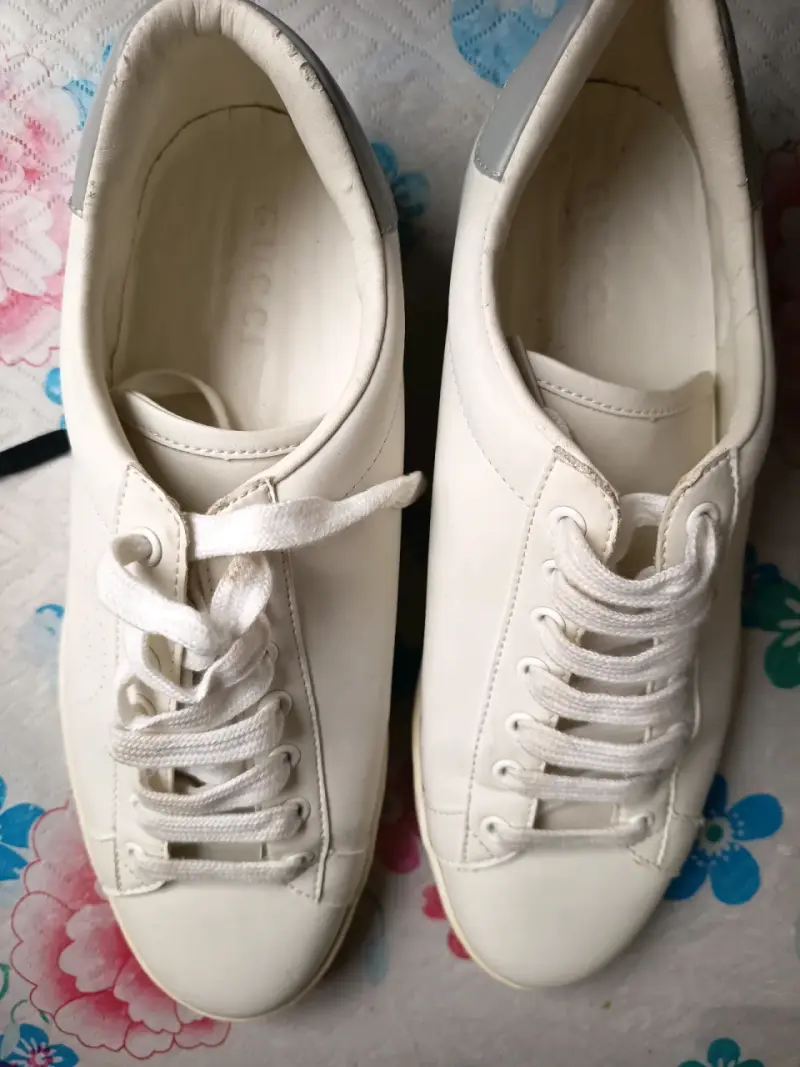Zapatillas blancas Gucci de cuero para hombre - 1