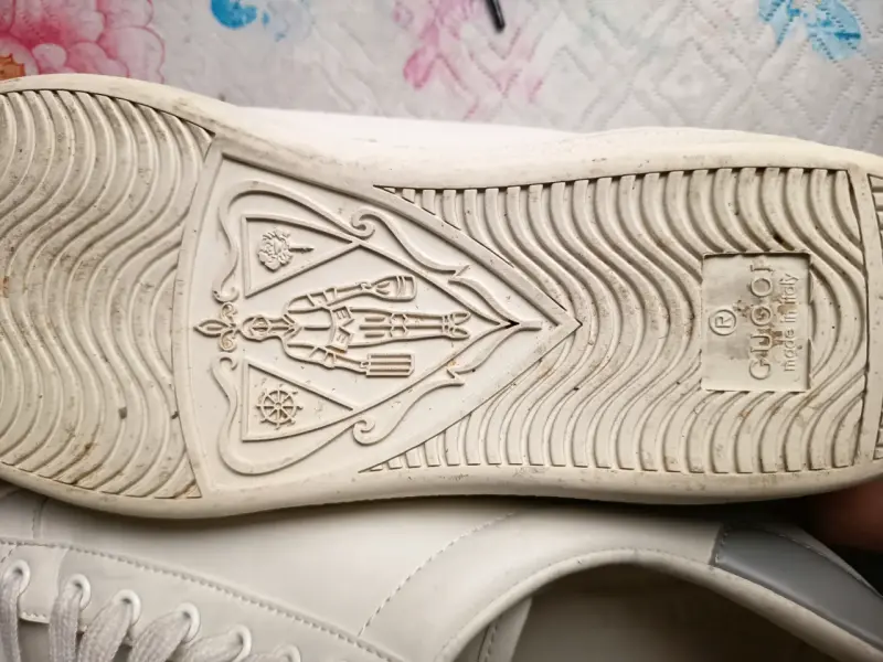 Zapatillas blancas Gucci de cuero para hombre - 3