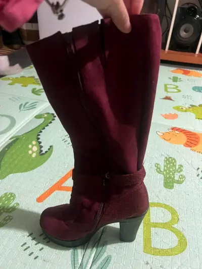 Botas de tacón alto burdeos para mujer - miniatura 3