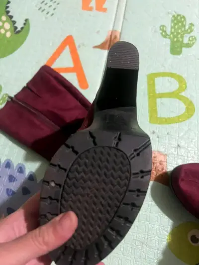 Botas de tacón alto burdeos para mujer - miniatura 4