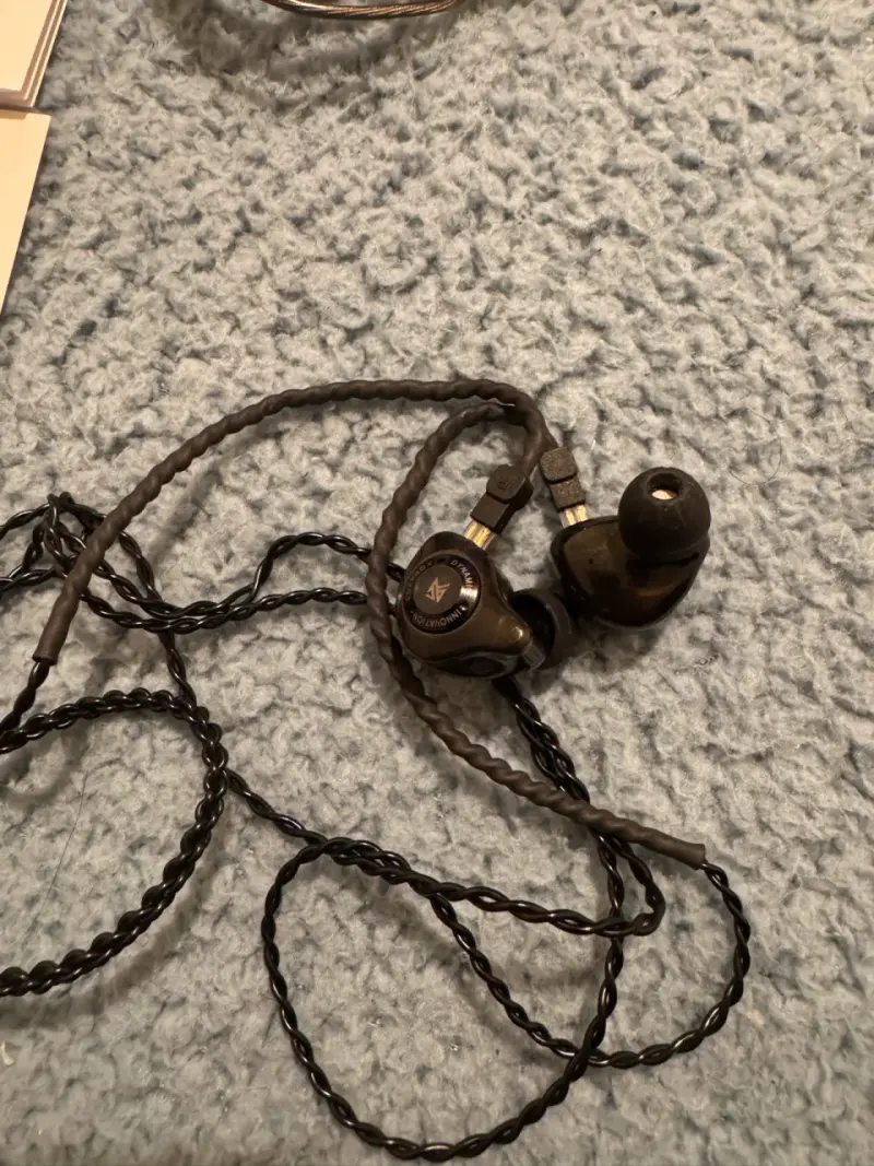 Auriculares in-ear con accesorios - 2
