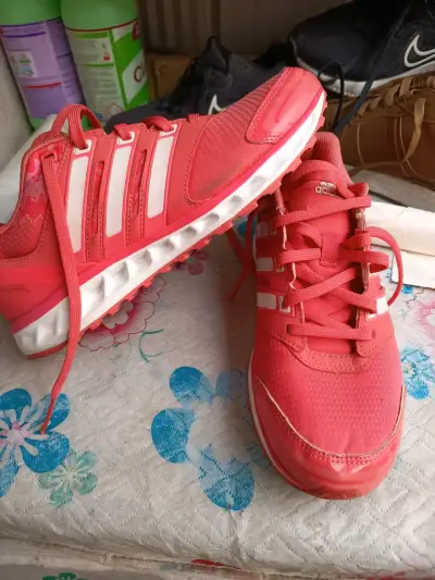 Zapatillas deportivas rojas Adidas para mujer - miniatura 1