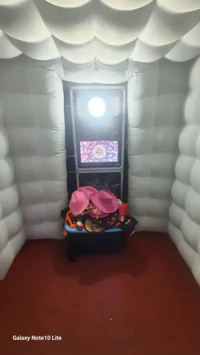 Cabina de Fotos Inflable con Pantalla Touch - miniatura 3