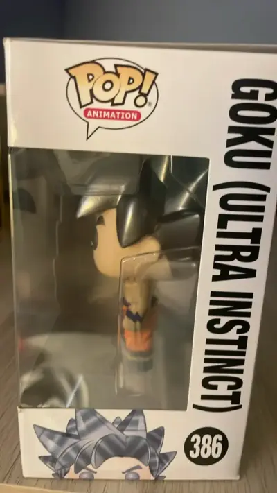Figura Funko Pop Goku Ultra Instinct - miniatura 2