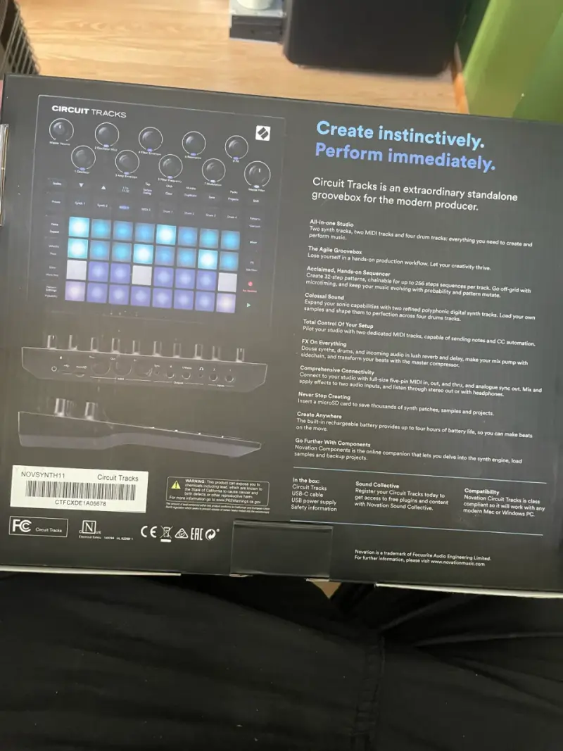 Groovebox Novation Circuit Tracks para producción musical - 2