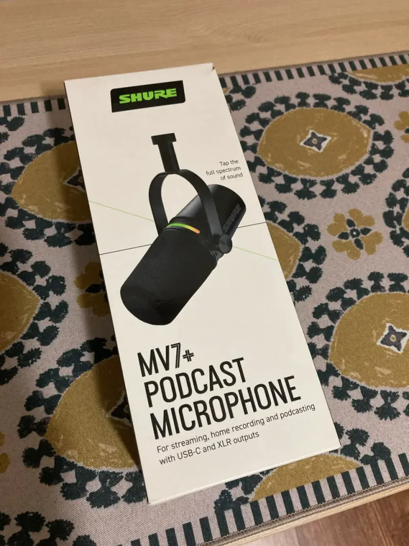 Micrófono Shure MV7+ para Podcast con USB-C y XLR - 1