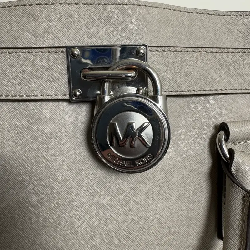 Cartera Michael Kors Hamilton Satchel cuero Saffia - 6