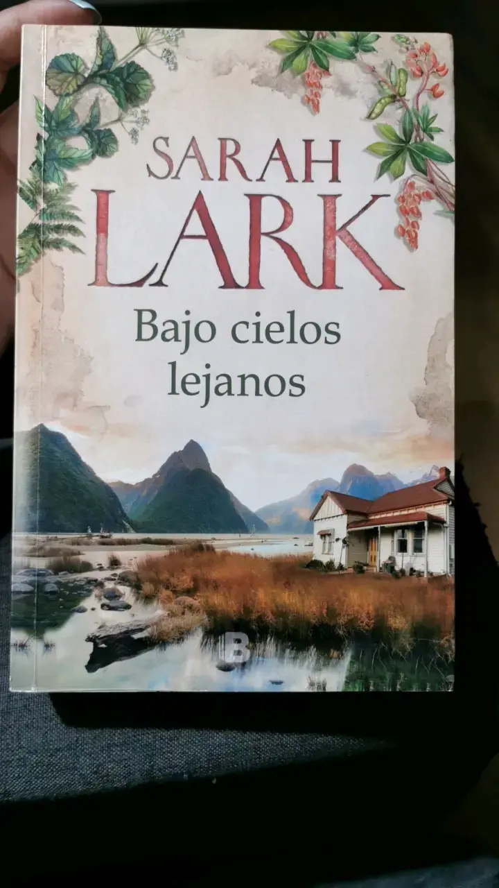 Libro 'Bajo cielos lejanos' de Sarah Lark - 1