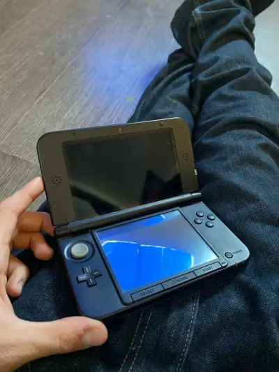 Consola Nintendo 3DS XL Edición Luigi - miniatura 1