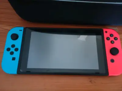 Nintendo Switch + Juego + Maletín + Accesorios - miniatura 2