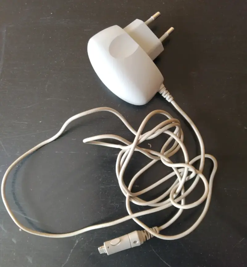 Cargador Samsung celular antiguo - 3