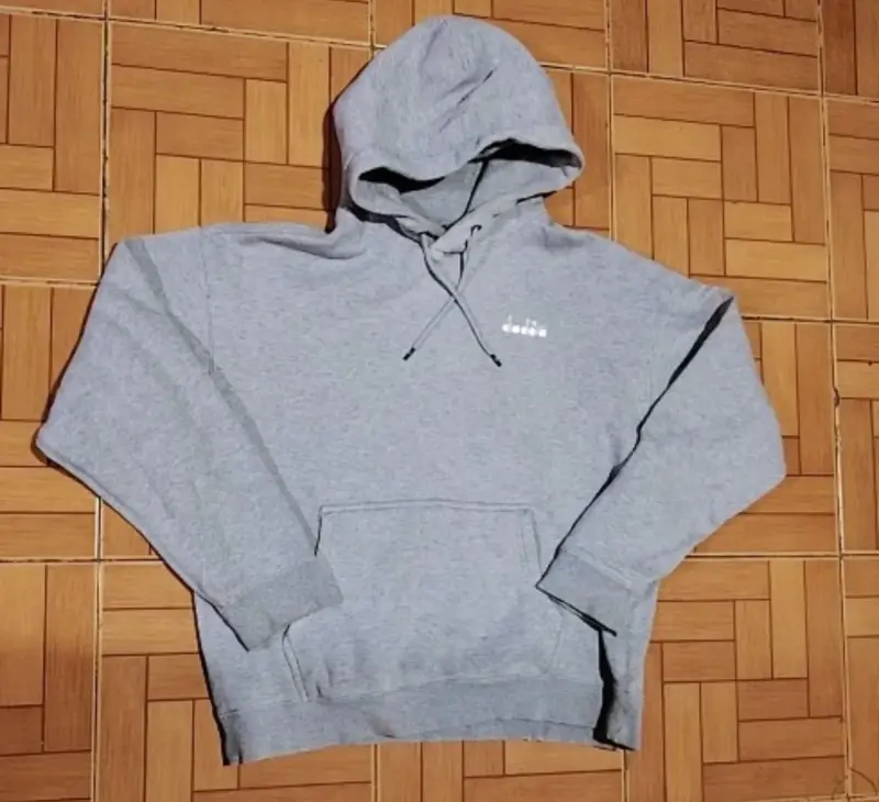 Polerón con capucha gris unisex