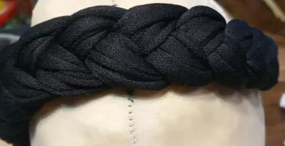 Cintillo Trenzado de Tela y Jeans - miniatura 1