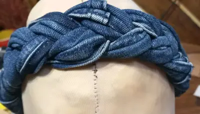 Cintillo Trenzado de Tela y Jeans - miniatura 2