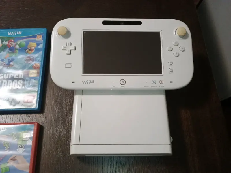 Consola Nintendo Wii U + 2 Juegos - 2