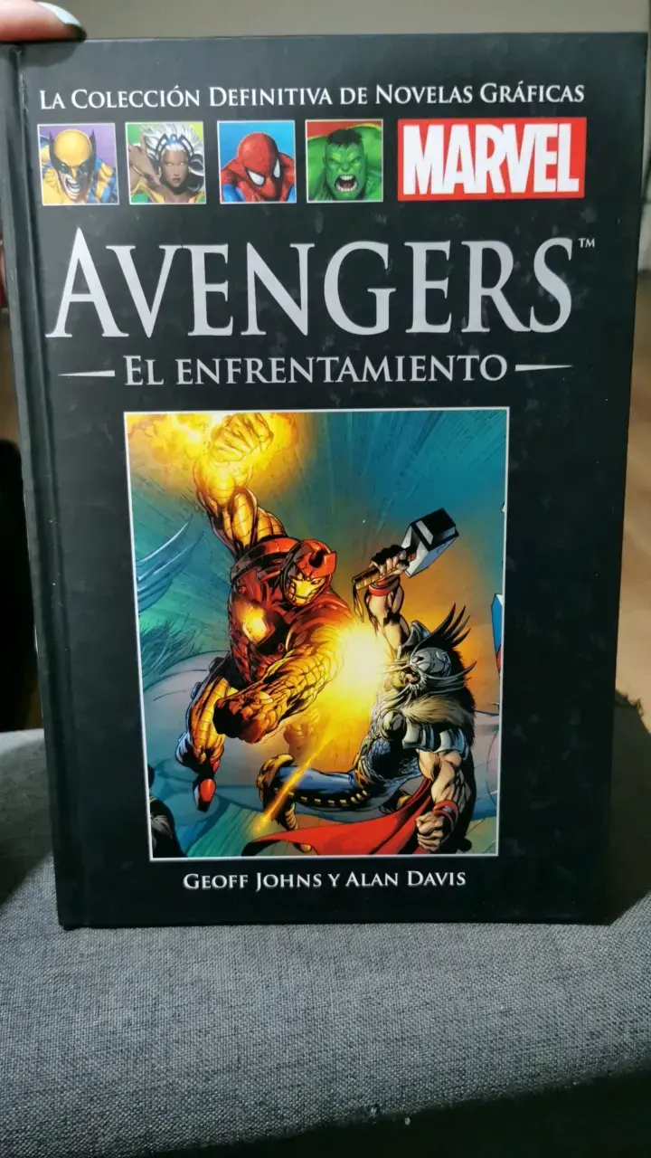 Novela Gráfica Avengers El Enfrentamiento Marvel - 1