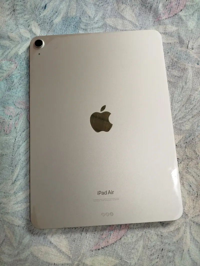 iPad Air 5ta generación 64gb - 1