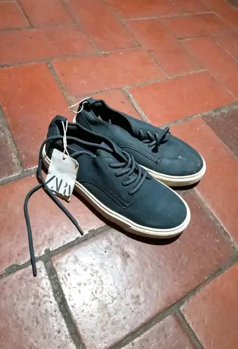 Zapatillas marca Zara mujer