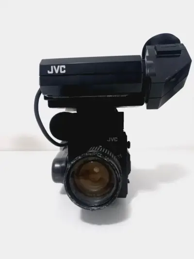 Cámara de Video Vintage JVC GX-S9U con Estuche - miniatura 3