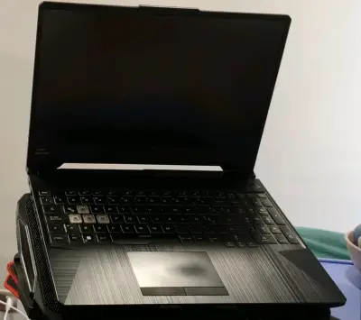 Laptop gamer TUF Gaming en buen estado - miniatura 1