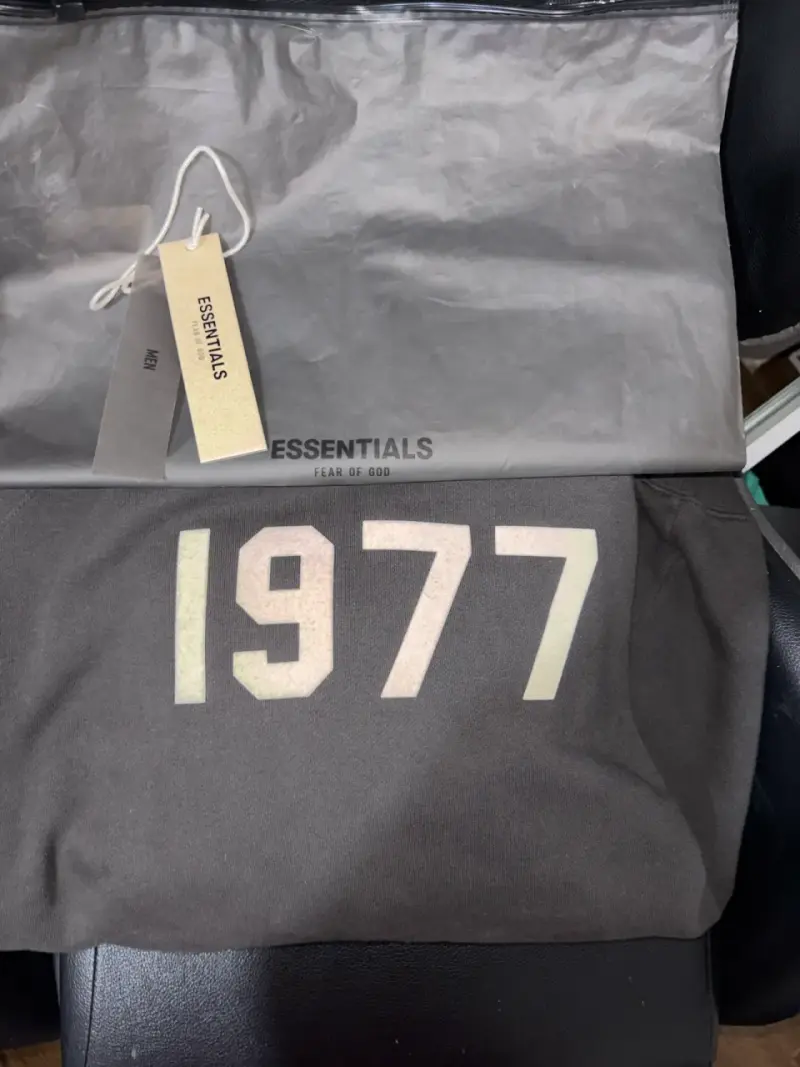 Polerón Essentials Fear of God 1977 para hombre - 1