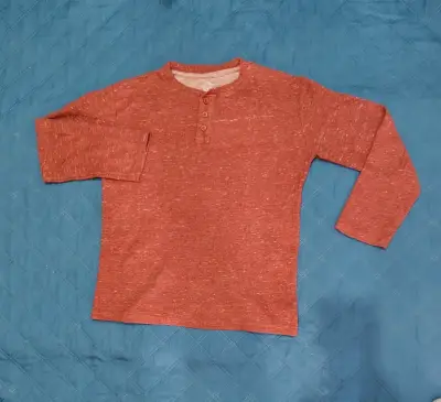 Polera para niño color ladrillo - miniatura 2