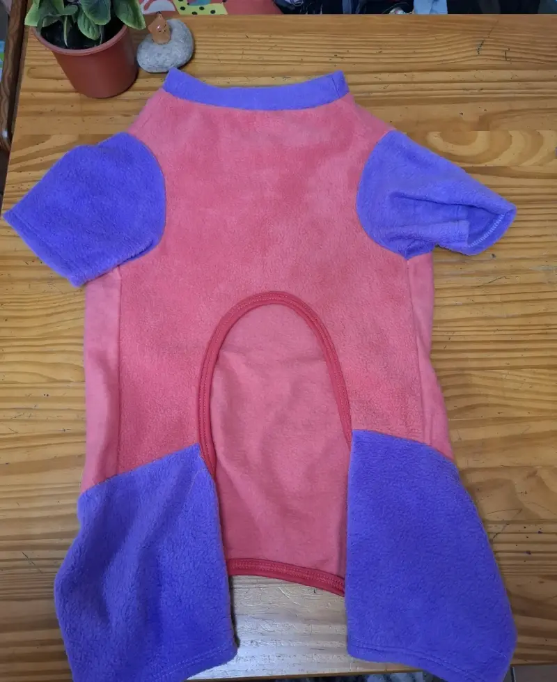 Ropa para perro con diseño de huella y corazón - 2