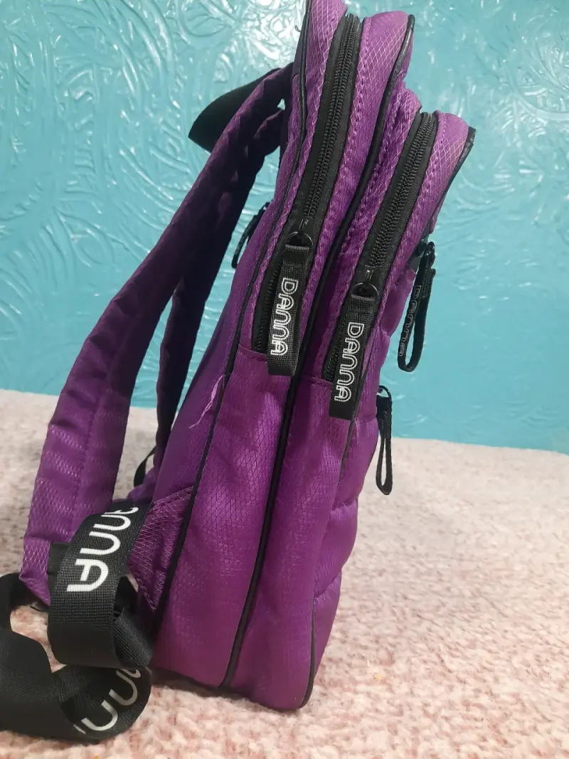 Mochila morada Danna con múltiples compartimentos - 3