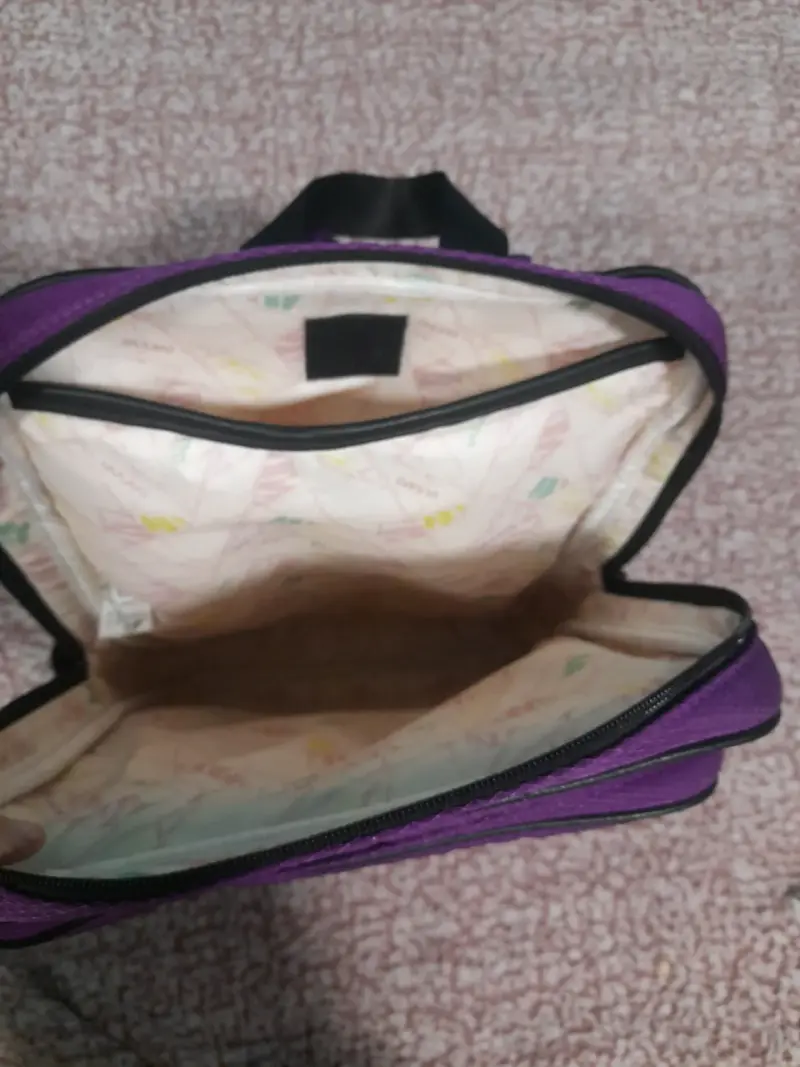Mochila morada Danna con múltiples compartimentos - 4