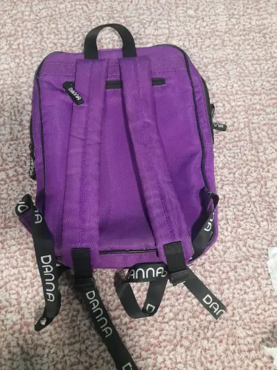 Mochila morada Danna con múltiples compartimentos - miniatura 5