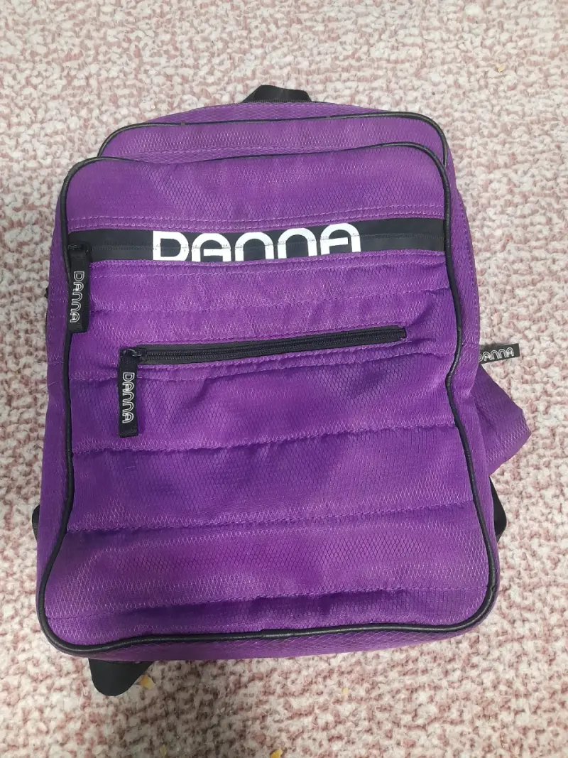 Mochila morada Danna con múltiples compartimentos - 6