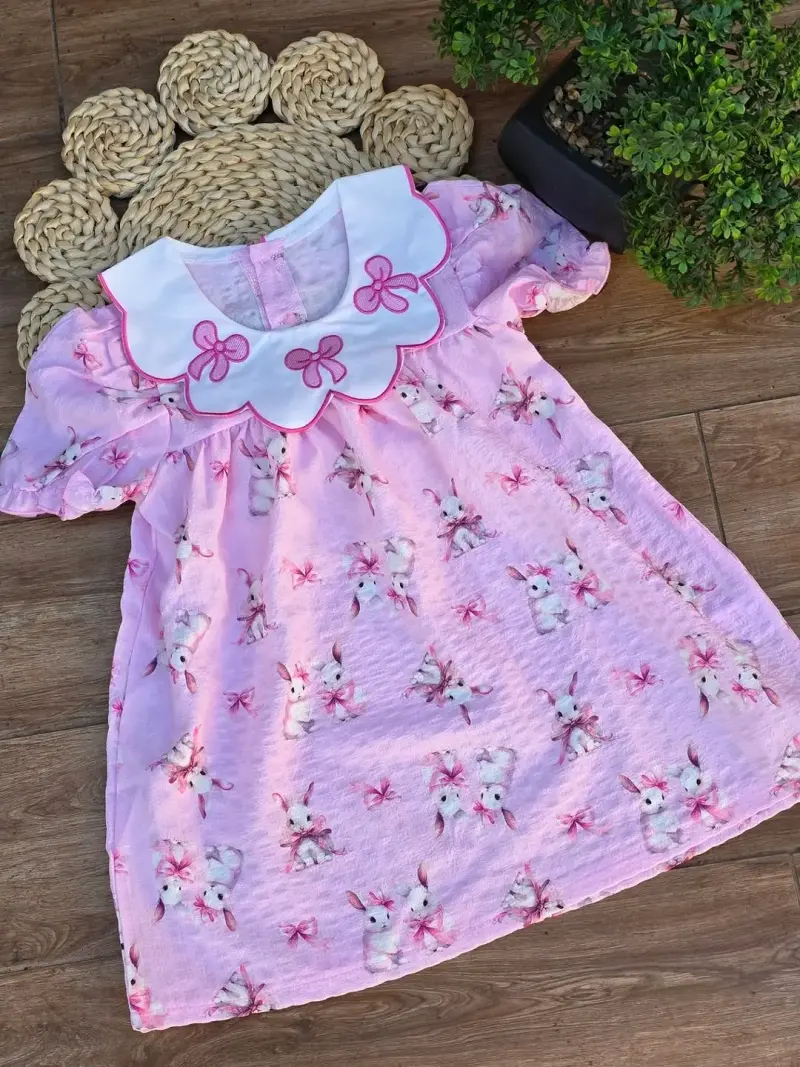 Vestido infantil rosa con estampado de conejos - 2