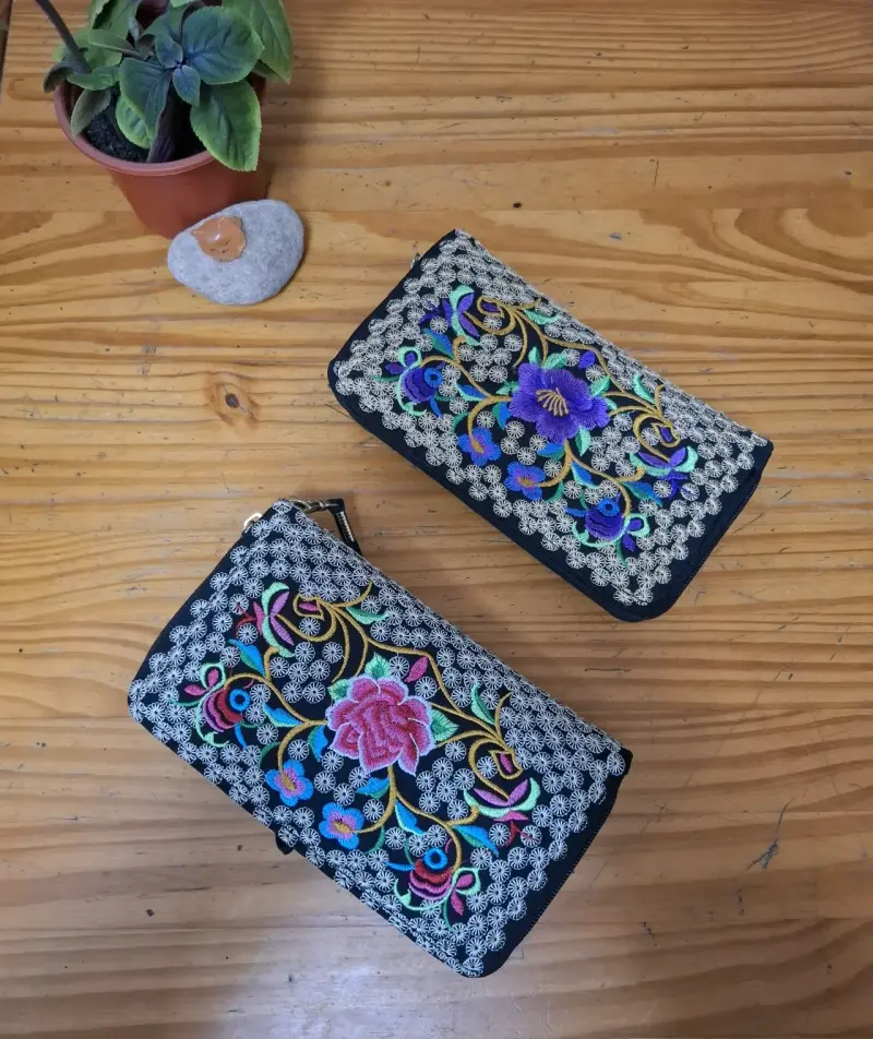 Billetera bordadas con flores coloridas - 2