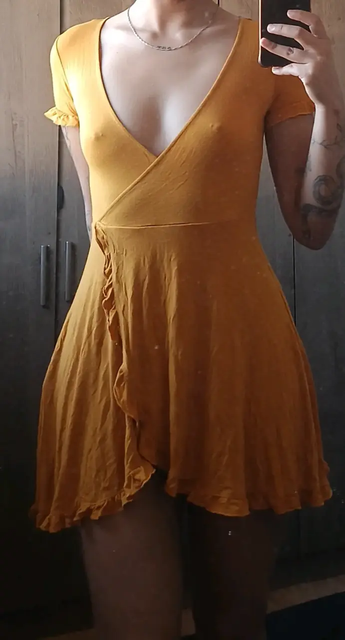 Vestido corto cruzado color mostaza - 2