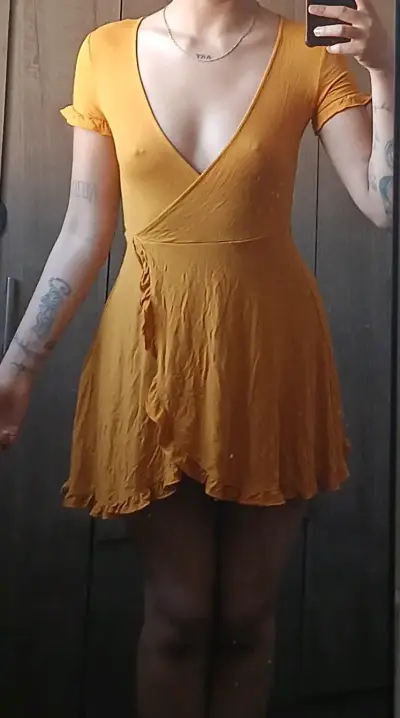 Vestido corto cruzado color mostaza - miniatura 3