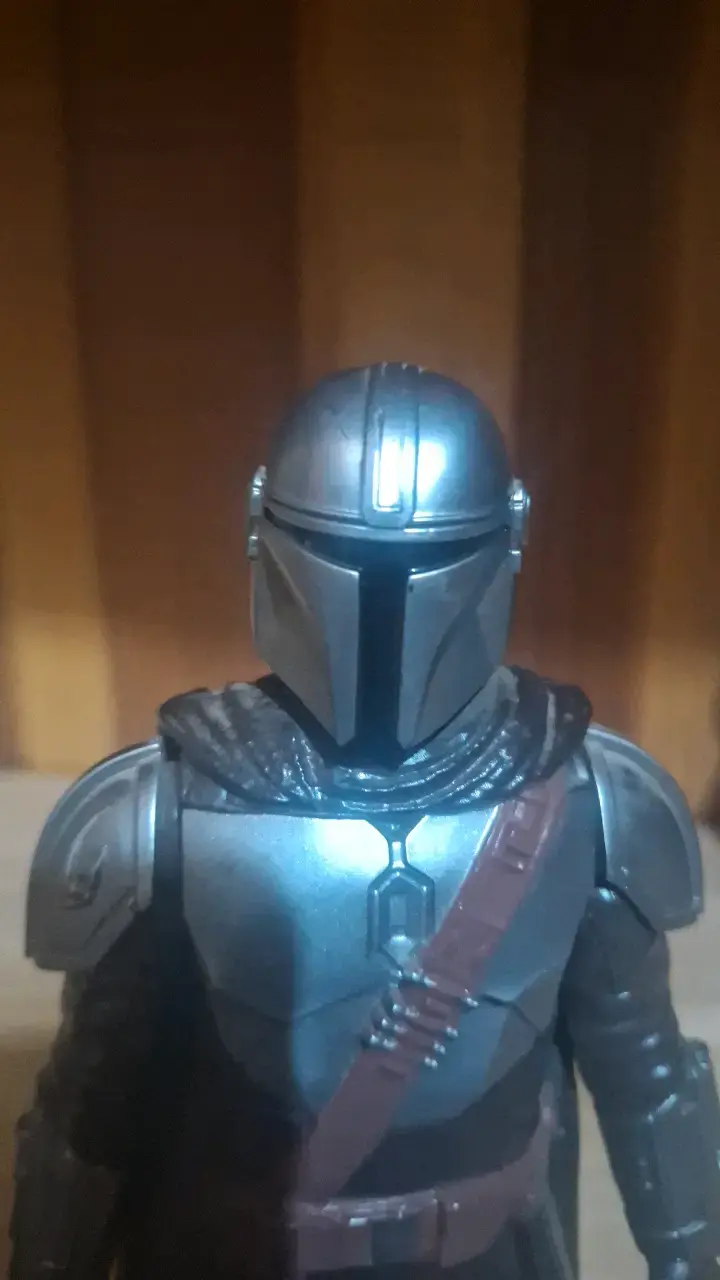 Figura de acción Mandalorian con detalles realistas - 6