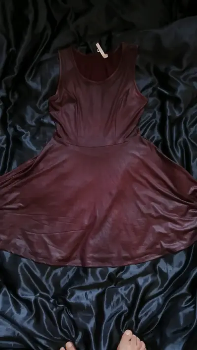 Vestido sin mangas color burdeos - miniatura 2