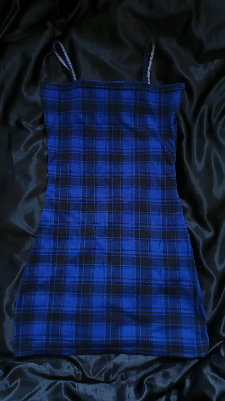 Vestido corto escocés azul con tirantes - 1