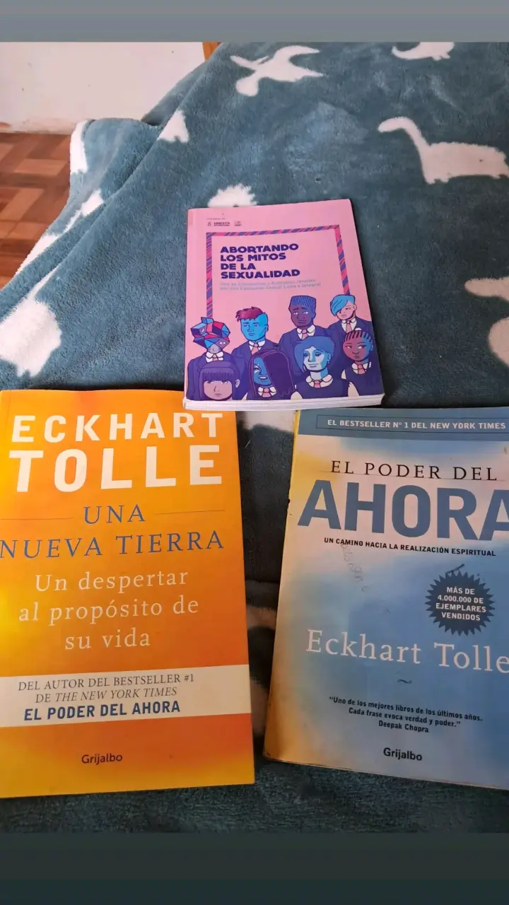 Lote de libros de Eckhart Tolle y más