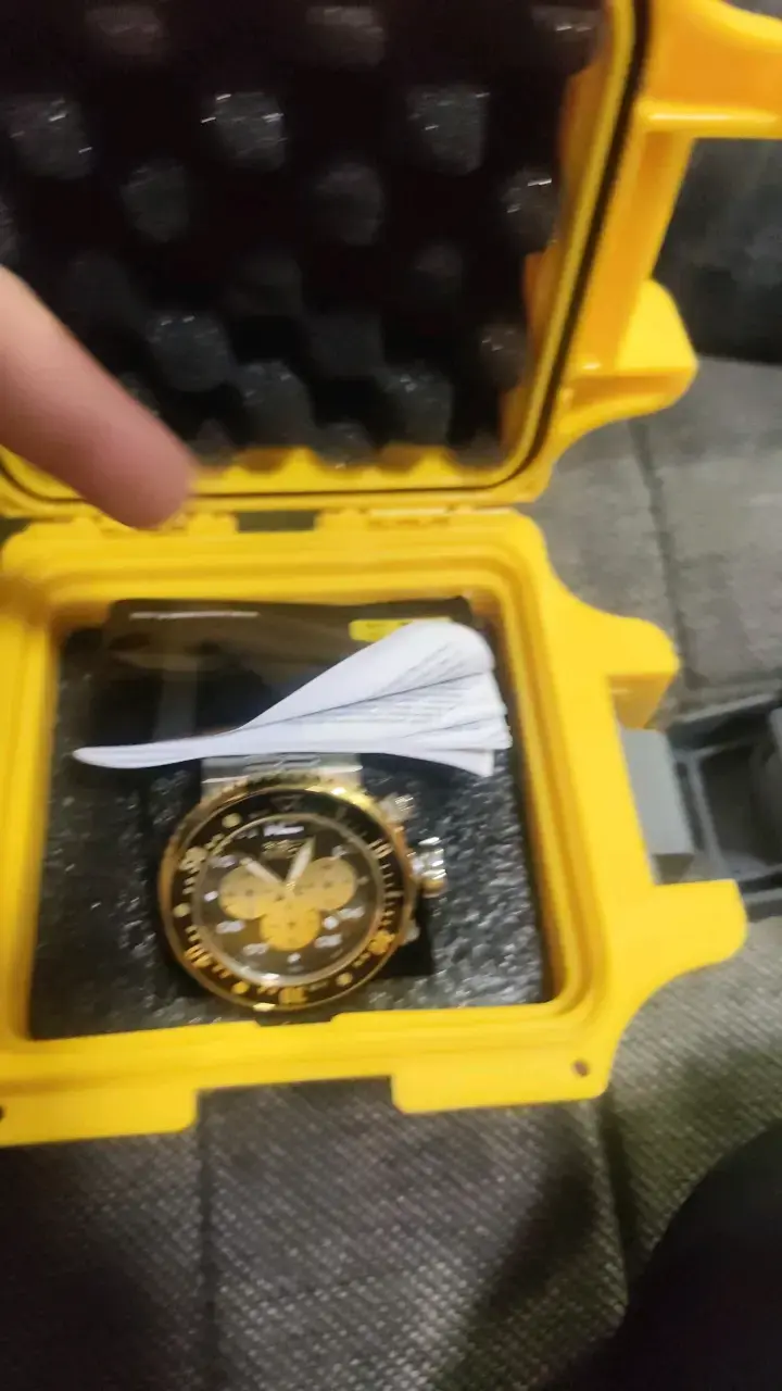 Reloj Invicta Pro Diver con Estuche Amarillo - 2
