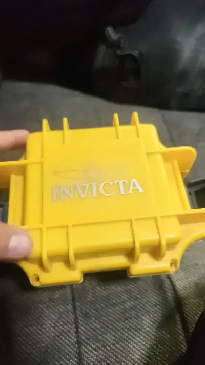 Reloj Invicta Pro Diver con Estuche Amarillo - miniatura 5