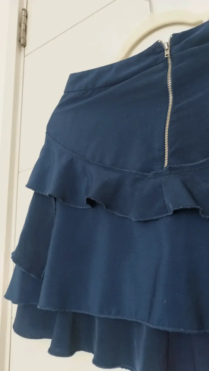 Falda corta azul con volantes H&M - 5