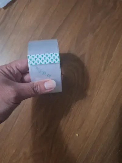 Cinta adhesiva transparente para embalaje - miniatura 2