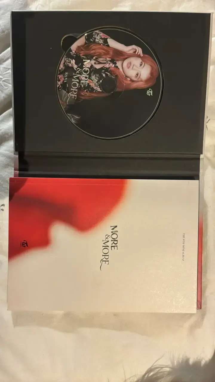Álbum de K-pop More & More de Twice - 2