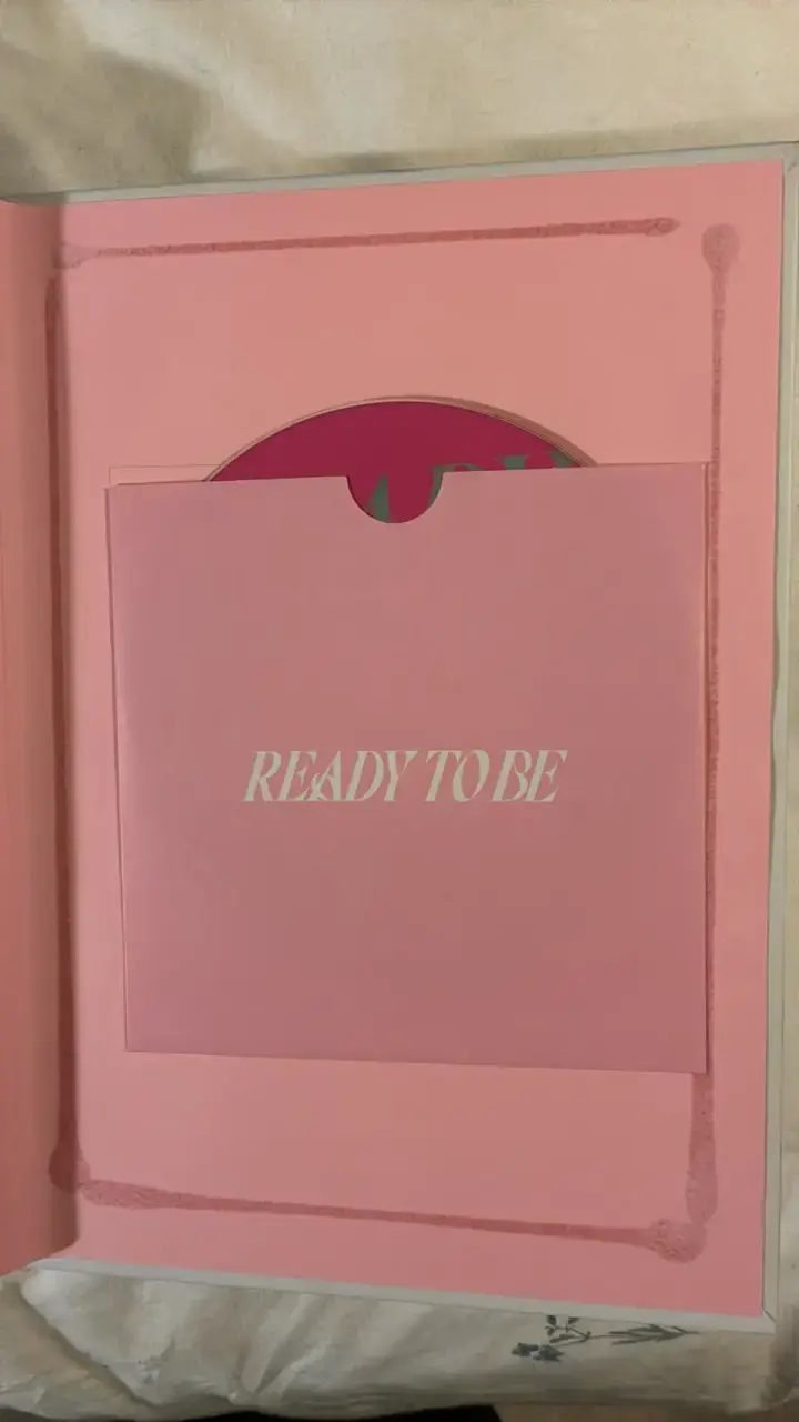 Álbum 'Ready To Be' de Twice 12th Mini - 3