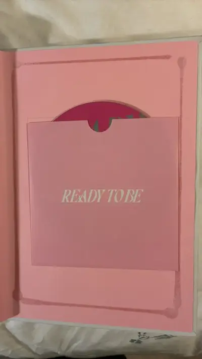 Álbum 'Ready To Be' de Twice 12th Mini - miniatura 3