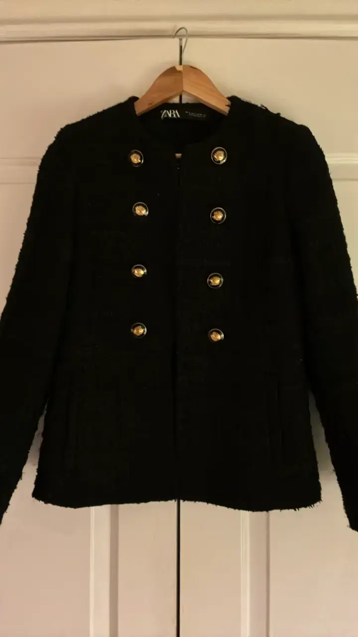Chaqueta negra de lana con botones dorados Zara - 1