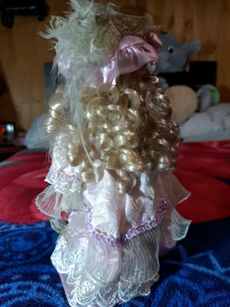 Muñeca de porcelana vintage - 2