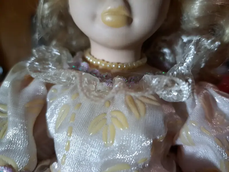 Muñeca de porcelana vintage - 4