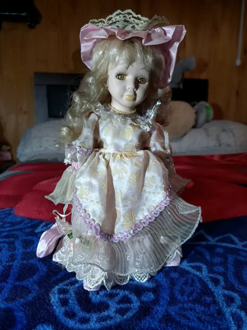 Muñeca de porcelana vintage - 6